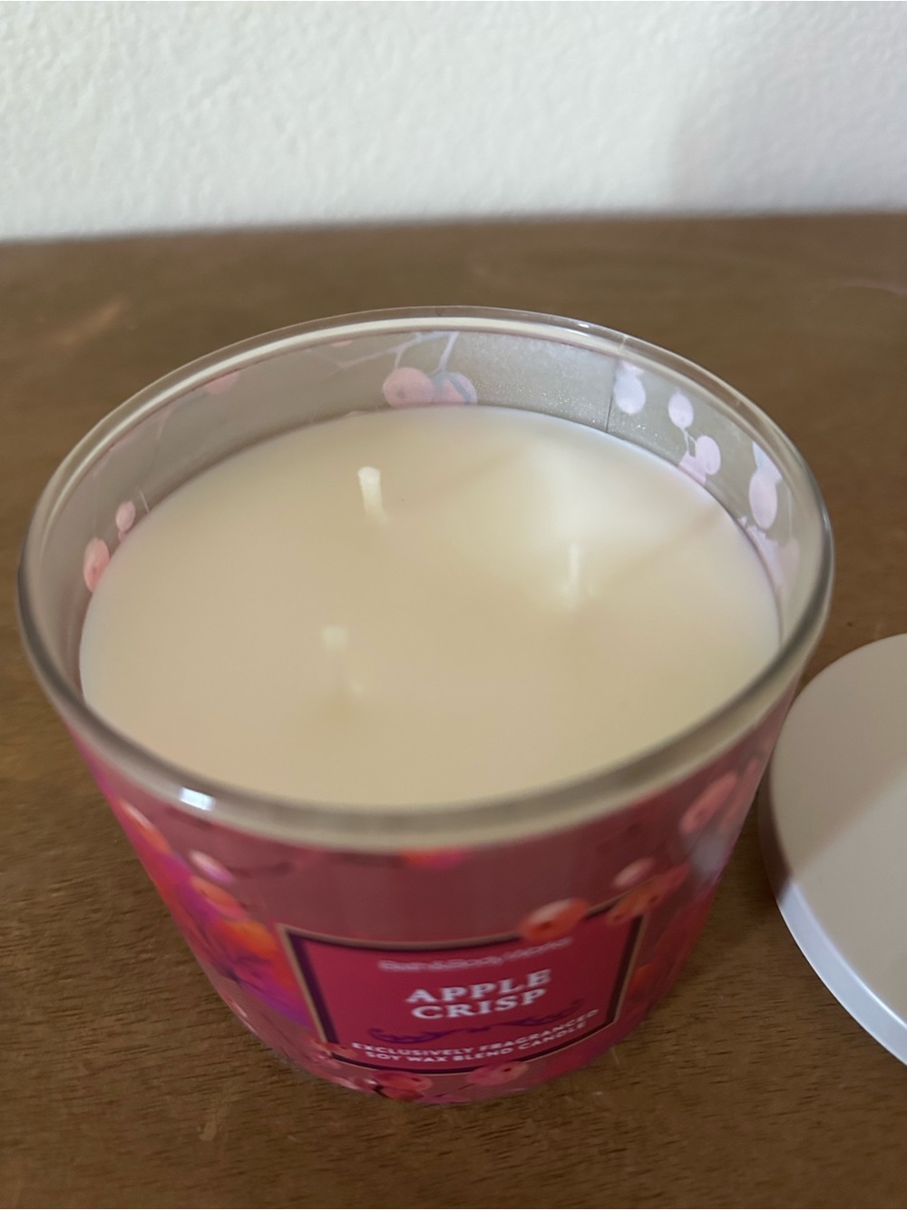 NEW Bath & Body Works Apple Crisp 3 wick candle NEW - Picture 2 of 3